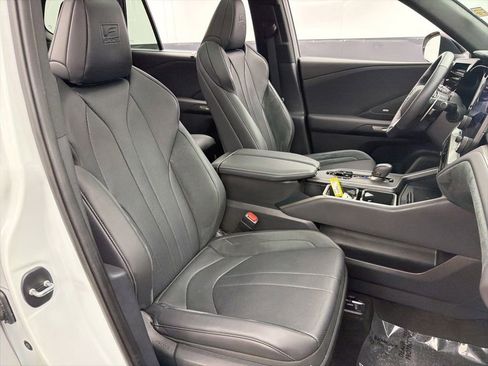 Used 2024 Lexus TX 500h AWD w/ Technology Package image 32