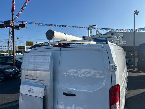 Used 2018 Ford Transit 250 130 Low Roof image 10