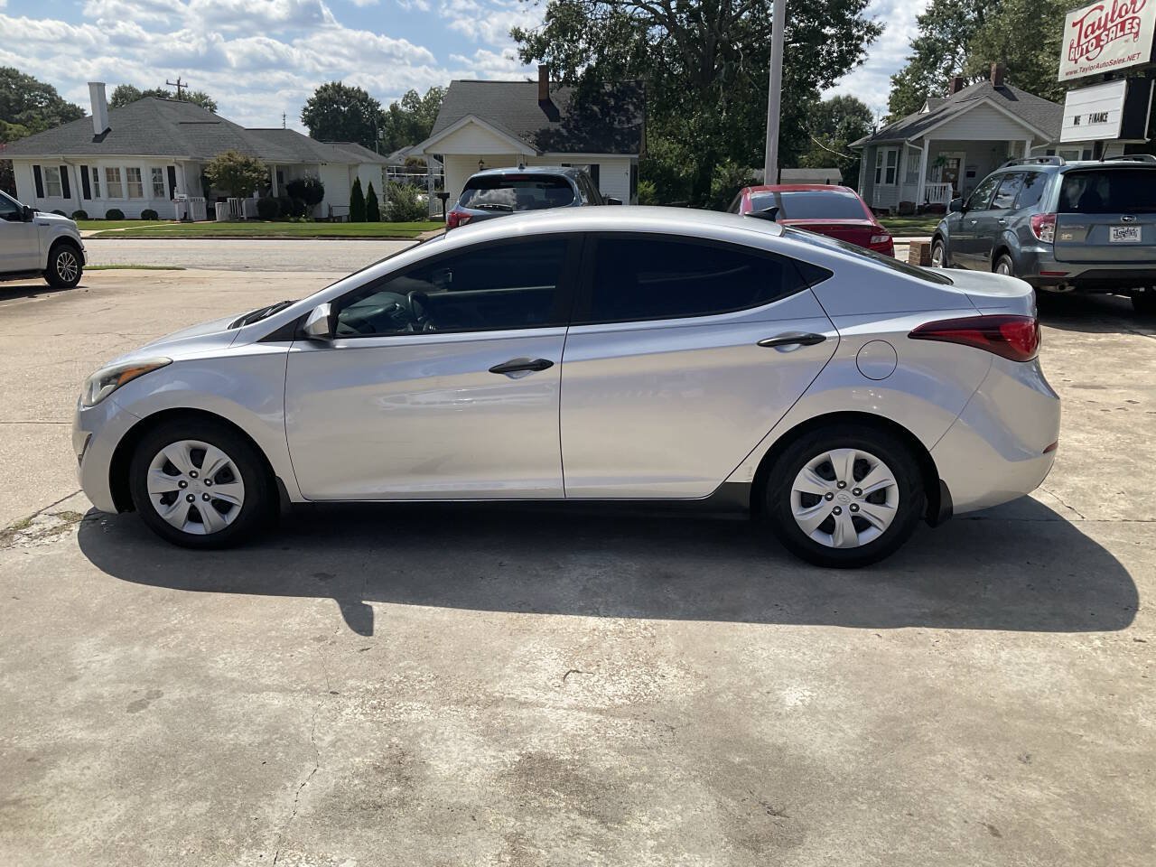 Used 2016 Hyundai Elantra SE FWD image 6