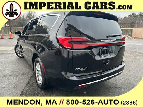 New 2026 Chrysler Pacifica Select FWD image 9