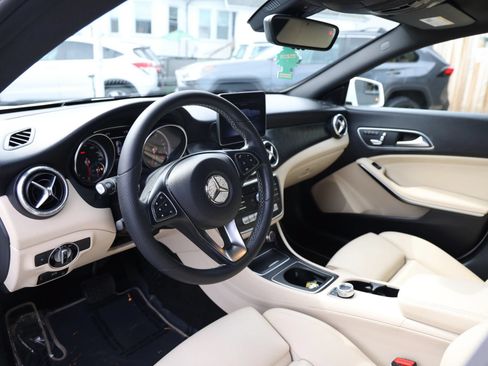 Used 2019 Mercedes-Benz CLA 250 4MATIC image 16