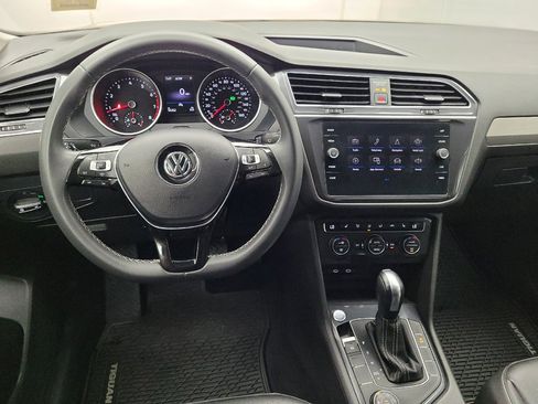 Used 2021 Volkswagen Tiguan SE AWD/4WD image 22