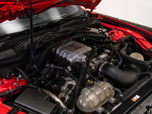 Used 2020 Ford Mustang Shelby GT500 w/ Technology Package image 44