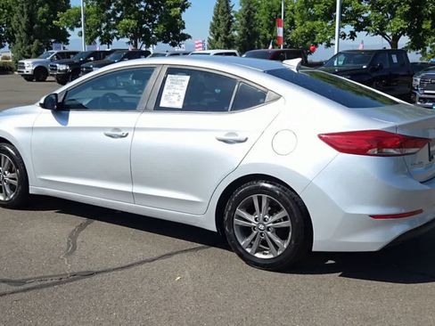 Used 2017 Hyundai Elantra SE w/ SE A/T Tech Package 03 FWD image 6