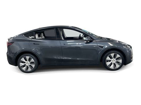 Certified 2023 Tesla Model Y Long Range AWD/4WD image 7