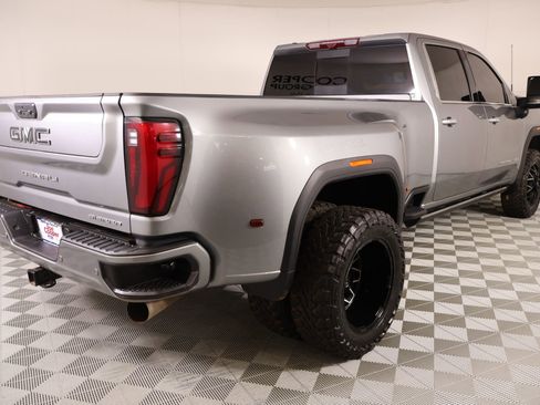 Used 2025 GMC Sierra 3500 Denali Ultimate AWD/4WD image 23