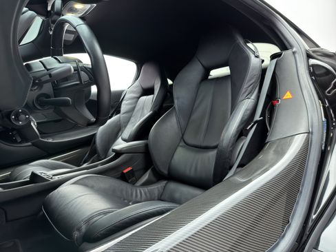 Used 2016 McLaren 570S Coupe RWD image 3