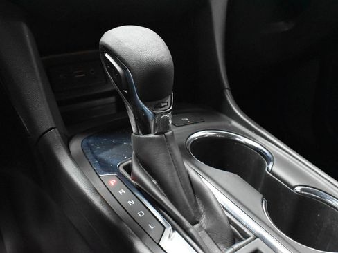 Used 2024 Chevrolet Equinox LT w/ LPO, Floor Liner Package FWD image 20