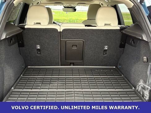 Certified 2023 Volvo XC40 B5 Ultimate w/ Protection Package Premier AWD/4WD image 36