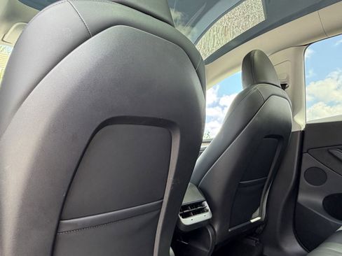 Used 2023 Tesla Model Y Long Range AWD/4WD image 18