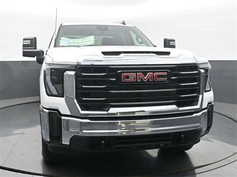 New 2026 GMC Sierra 2500 Pro w/ Convenience Package image 8