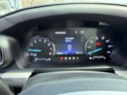 Used 2023 Ford Explorer XLT w/ Equipment Group 202A AWD/4WD image 31