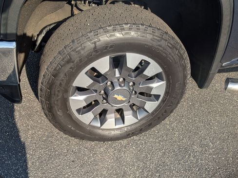 Used 2021 Chevrolet Silverado 2500 LT w/ All Star Edition image 12