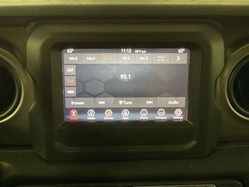 Used 2020 Jeep Wrangler Sport image 12