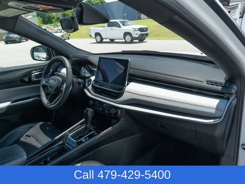 Used 2025 Jeep Compass Limited AWD/4WD image 40