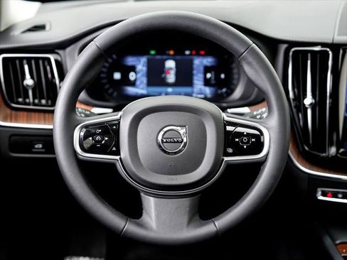 Used 2023 Volvo XC60 B5 Ultimate w/ Climate Package AWD/4WD image 11