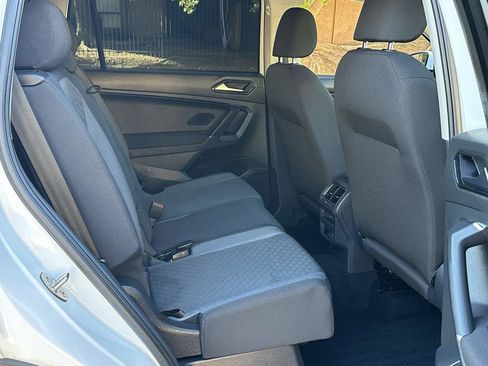 Used 2018 Volkswagen Tiguan S image 23
