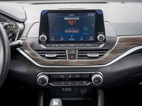 Used 2024 Nissan Altima 2.5 SV image 22