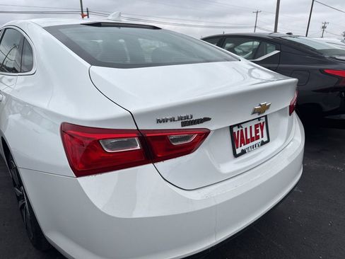 Used 2017 Chevrolet Malibu LT image 36