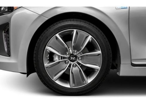 Used 2019 Hyundai Ioniq SEL image 15