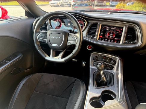 Used 2015 Dodge Challenger SRT Hellcat image 7