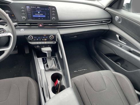 Used 2023 Hyundai Elantra SEL image 14