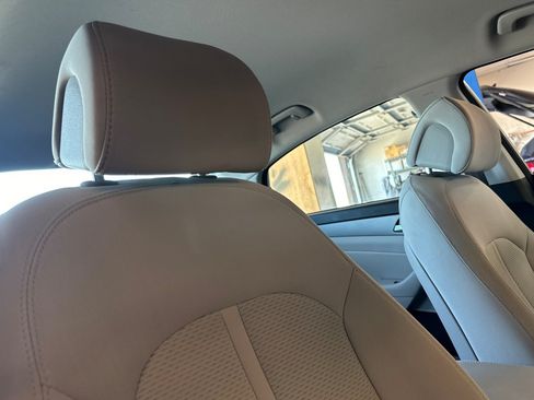 Used 2015 Hyundai Sonata SE w/ Option Group 09 FWD image 16