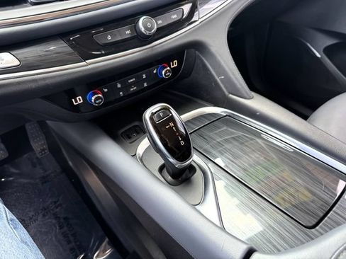 Used 2018 Buick Enclave Essence FWD image 25
