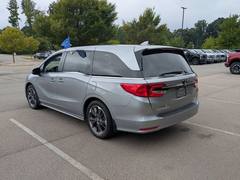 Used 2023 Honda Odyssey Elite image 6