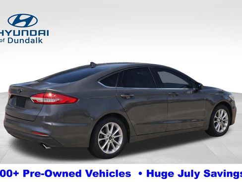 Used 2020 Ford Fusion SE FWD image 2