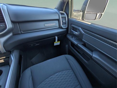 New 2026 RAM 2500 Big Horn AWD/4WD image 16