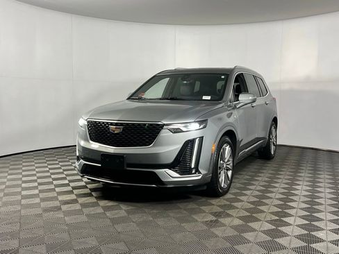 Used 2025 Cadillac XT6 Premium Luxury image 17
