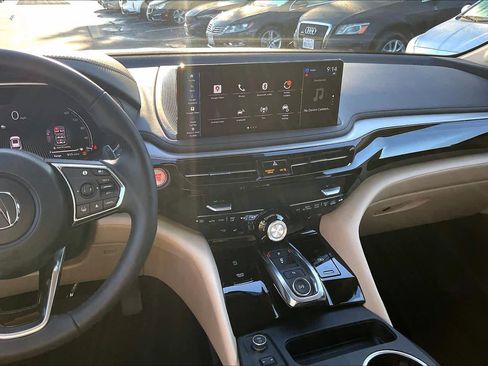 Used 2025 Acura MDX SH-AWD w/ Technology Package image 9