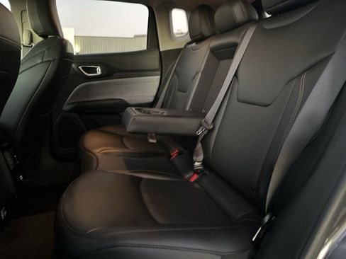 Used 2022 Jeep Compass Latitude image 5