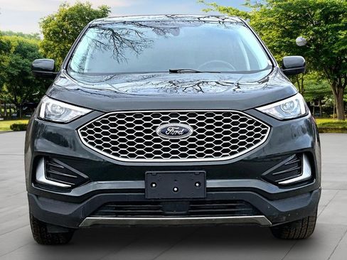 Used 2023 Ford Edge SEL image 3