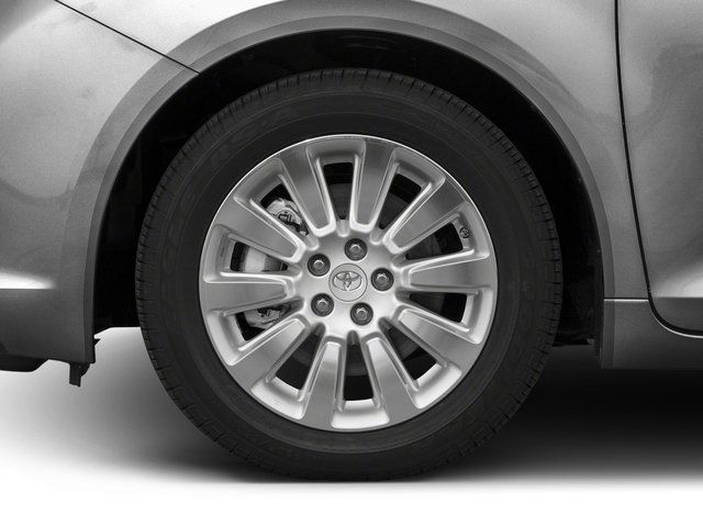 Used 2017 Toyota Sienna XLE w/ XLE Navigation Package AWD/4WD image 11