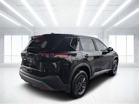 Used 2023 Nissan Rogue S image 3