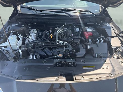 Used 2024 Nissan Altima 2.5 SV FWD image 27