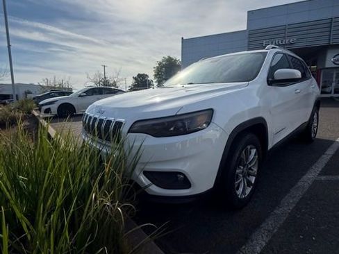 Used 2019 Jeep Cherokee Latitude Plus image 1