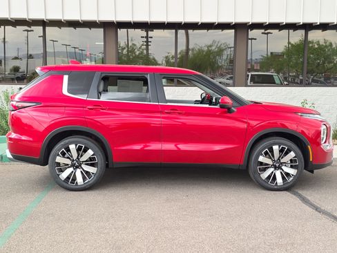 New 2026 Mitsubishi Outlander SE FWD image 9