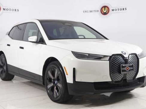 Used 2024 BMW iX xDrive50 w/ Convenience Package AWD/4WD image 21