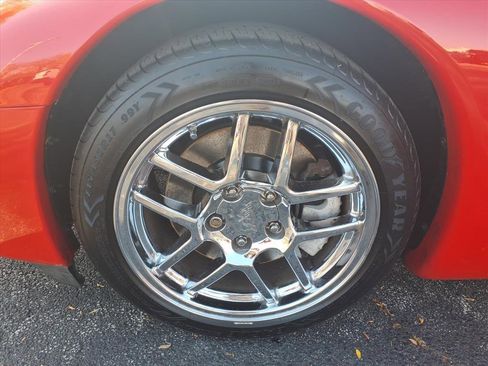 Used 2001 Chevrolet Corvette Coupe w/ Preferred Equipment Group1 image 28