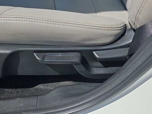 Used 2016 Honda HR-V EX image 19