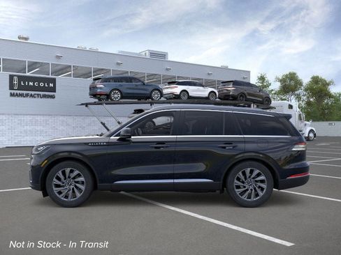New 2026 Lincoln Aviator AWD image 3