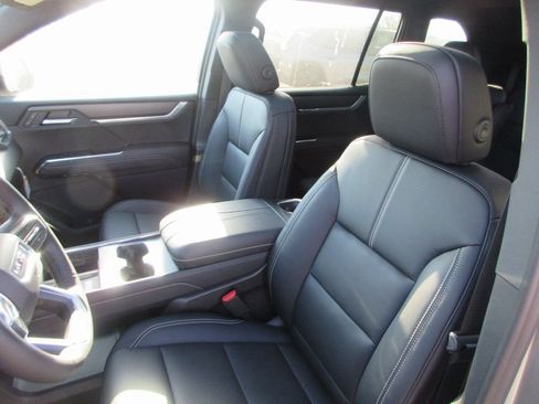 New 2026 GMC Acadia Elevation w/ Black Edition FWD image 13