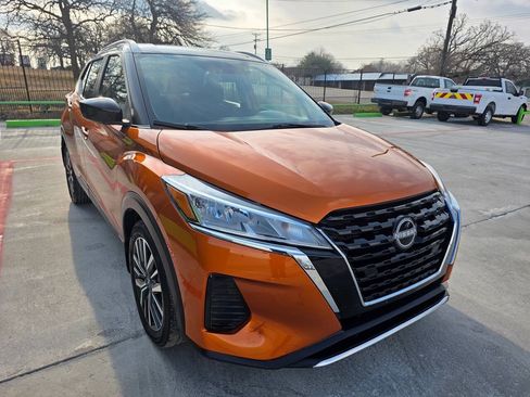 Used 2022 Nissan Kicks SV FWD image 4