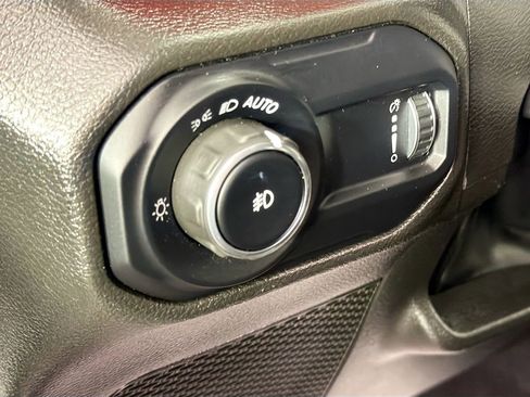 Used 2023 Jeep Wrangler Unlimited Rubicon w/ Cold Weather Group AWD/4WD image 10