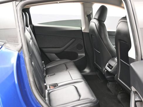 Used 2025 Tesla Model Y Long Range RWD image 35