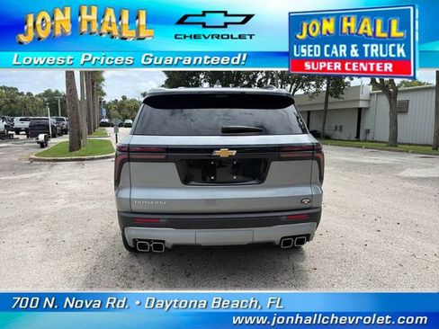 Used 2026 Chevrolet Traverse LT w/ Driver Confidence Package FWD image 8
