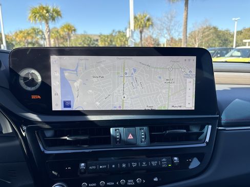 Used 2023 Lexus ES 300h F Sport image 24